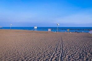 Beach - Shonan mishuku Kabigon (Chigasaki)