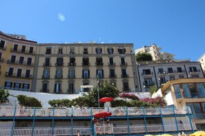 Property grounds - Bed and Breakfast 'Decimo 28' with Balcony, Wi-Fi and Air Conditioning (Napoli)