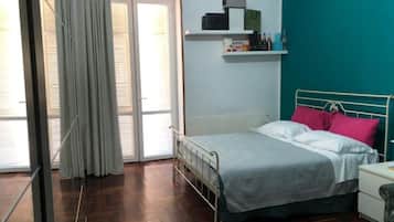 1 makuuhuone, silitysrauta/-lauta, ilmainen Wi-Fi, vuodevaatteet