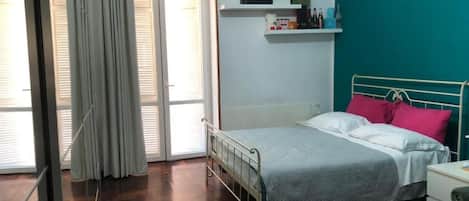 1 bedroom, iron/ironing board, free WiFi, bed sheets