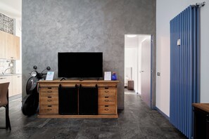 Comfort Apartment, 1 Double Bed with Sofa bed, Kitchen | 1 bedroom, iron/ironing board, free WiFi - City Center Suite (Milan)