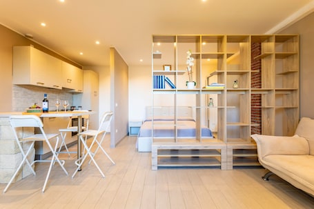 Interior. Apartment 'Appartamento Etna' with Mountain View, Wi-Fi and Air Conditioning