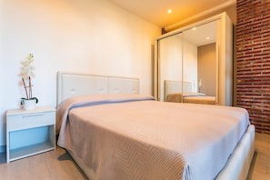1 bedroom, iron/ironing board, free WiFi, bed sheets