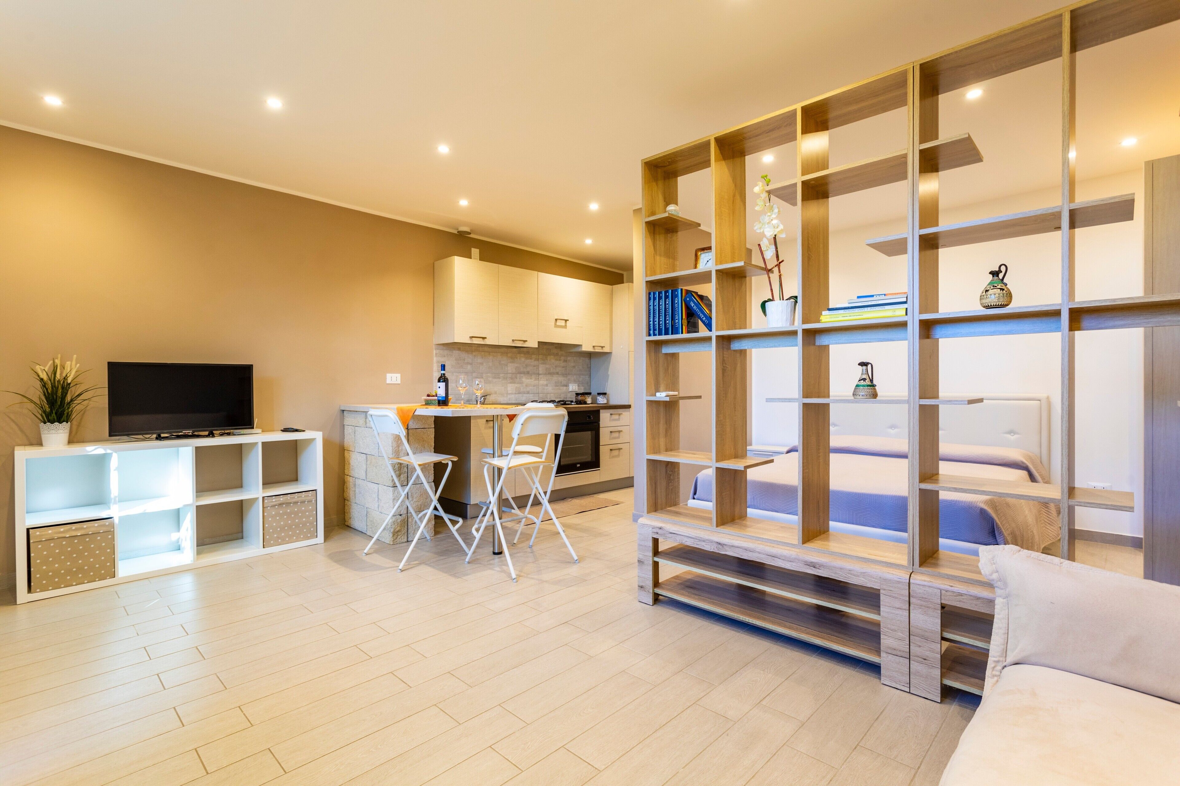 1 habitación, tabla de planchar con plancha, wifi gratis y ropa de cama 