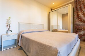 1 slaapkamer, een strijkplank/strijkijzer, gratis wifi, beddengoed