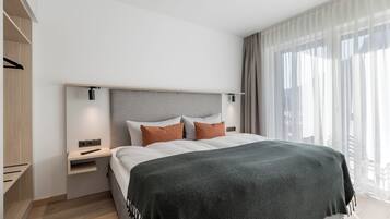 1 bedroom, premium bedding, free WiFi, bed sheets