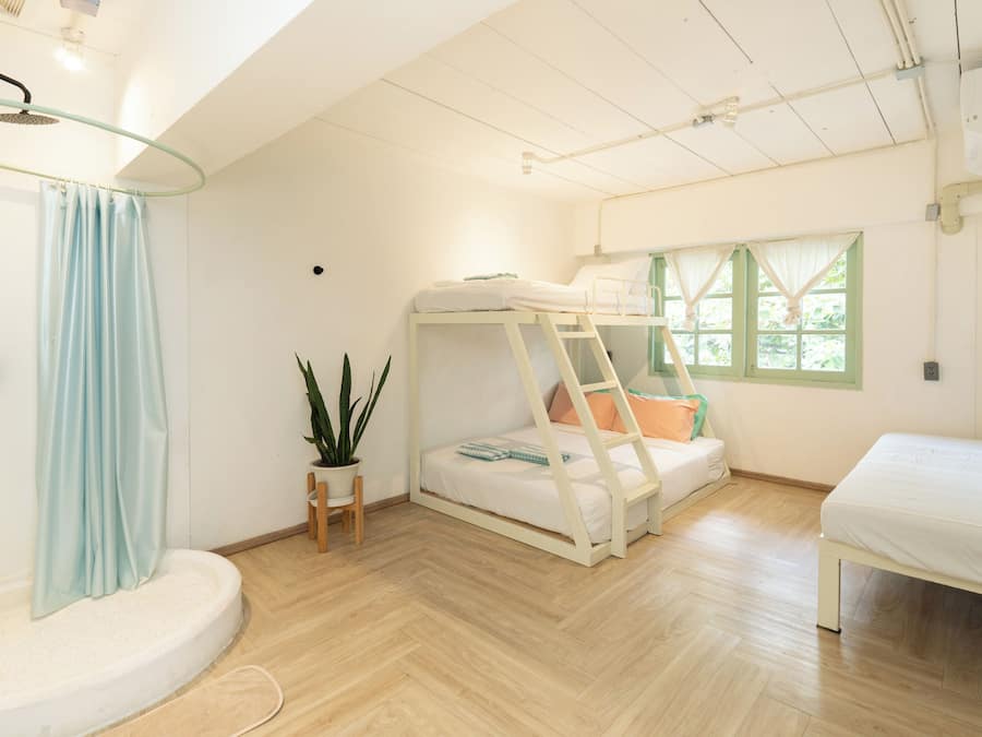 Quarto triplo standard, vista para a cidade