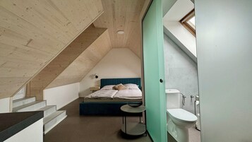 Romantic Apartment, Garden View | Minibar, blackout drapes, soundproofing, free WiFi