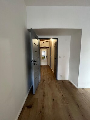 Deluxe Apartment, Courtyard View - Family Apartments Černice (Mojné)