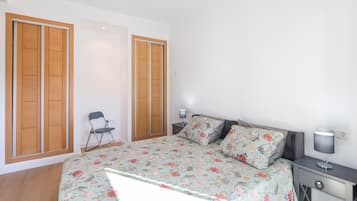 2 chambres, fer et planche à repasser, accès au Wi-Fi (inclus)