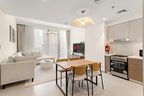 Dining - Superb 1Bed With Pool & Gym near the Burj Khalifa (Dubai)