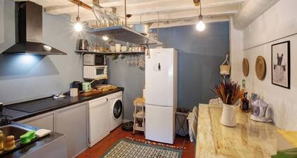 Casa de vacaciones 'Casa Das Camélias Tortas' con vistas a la montaña, piscina privada y Wi-Fi