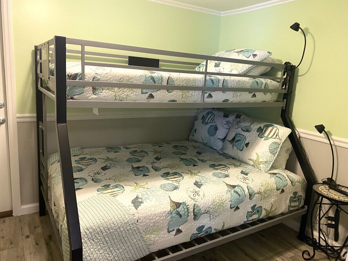 5 habitaciones, tabla de planchar con plancha y wifi gratis 