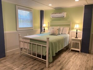5 bedrooms, iron/ironing board, free WiFi, bed sheets