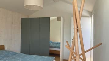 3 quartos, berço de viagem, Wi-Fi de cortesia, roupa de cama
