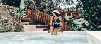 Chalet 'Casa Om' met uitzicht op de bergen, privézwembad en Wi-Fi