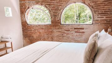 6 bedrooms, iron/ironing board, free WiFi, bed sheets