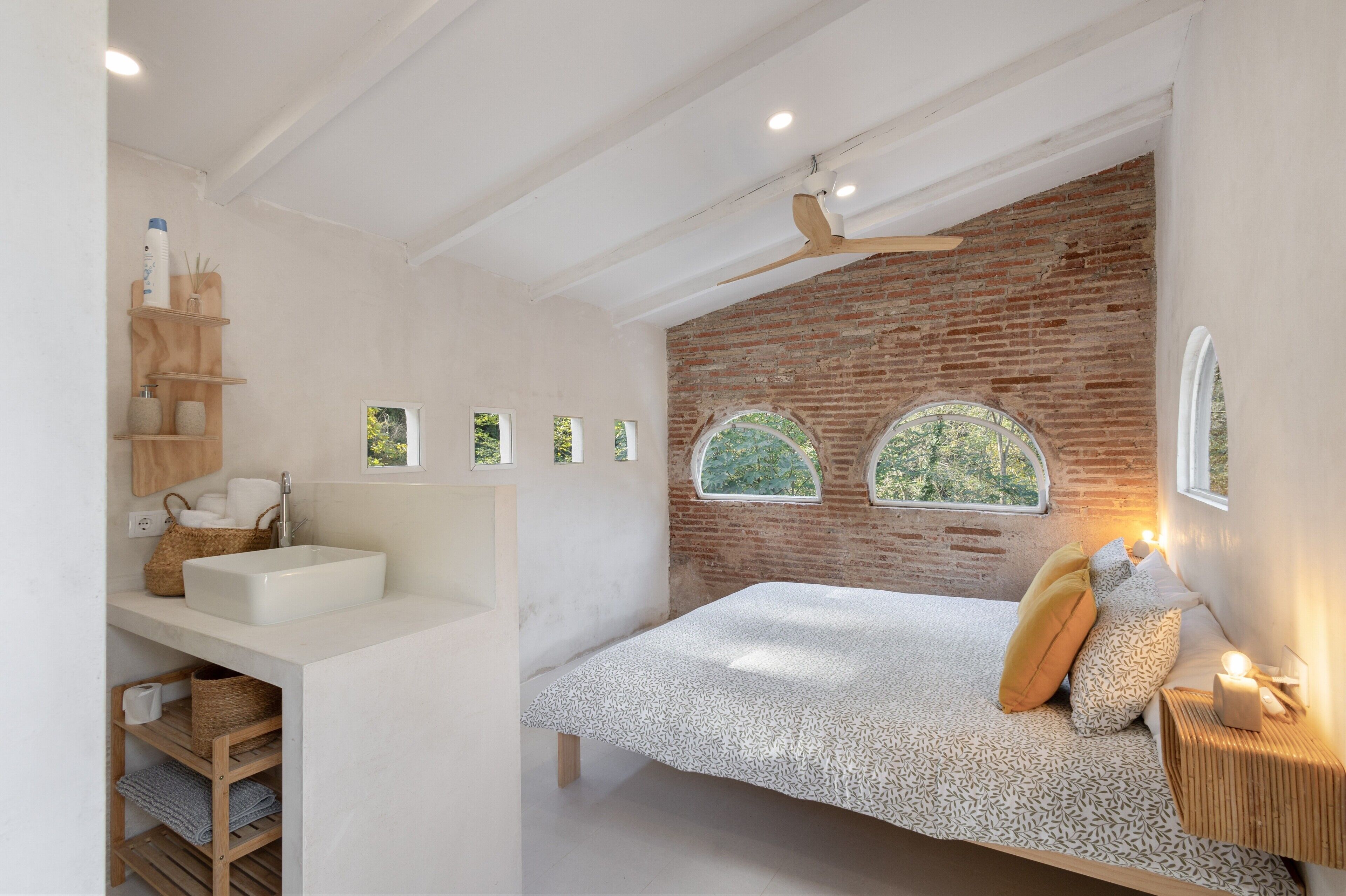 6 chambres, fer et planche à repasser, Wi-Fi gratuit, draps fournis