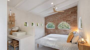 6 bedrooms, iron/ironing board, free WiFi, bed sheets