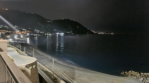 Apartment 'Casa Gioiosa' with Sea View, Wi-Fi and Air Conditioning
