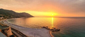 Apartment 'Casa Gioiosa' with Sea View, Wi-Fi and Air Conditioning