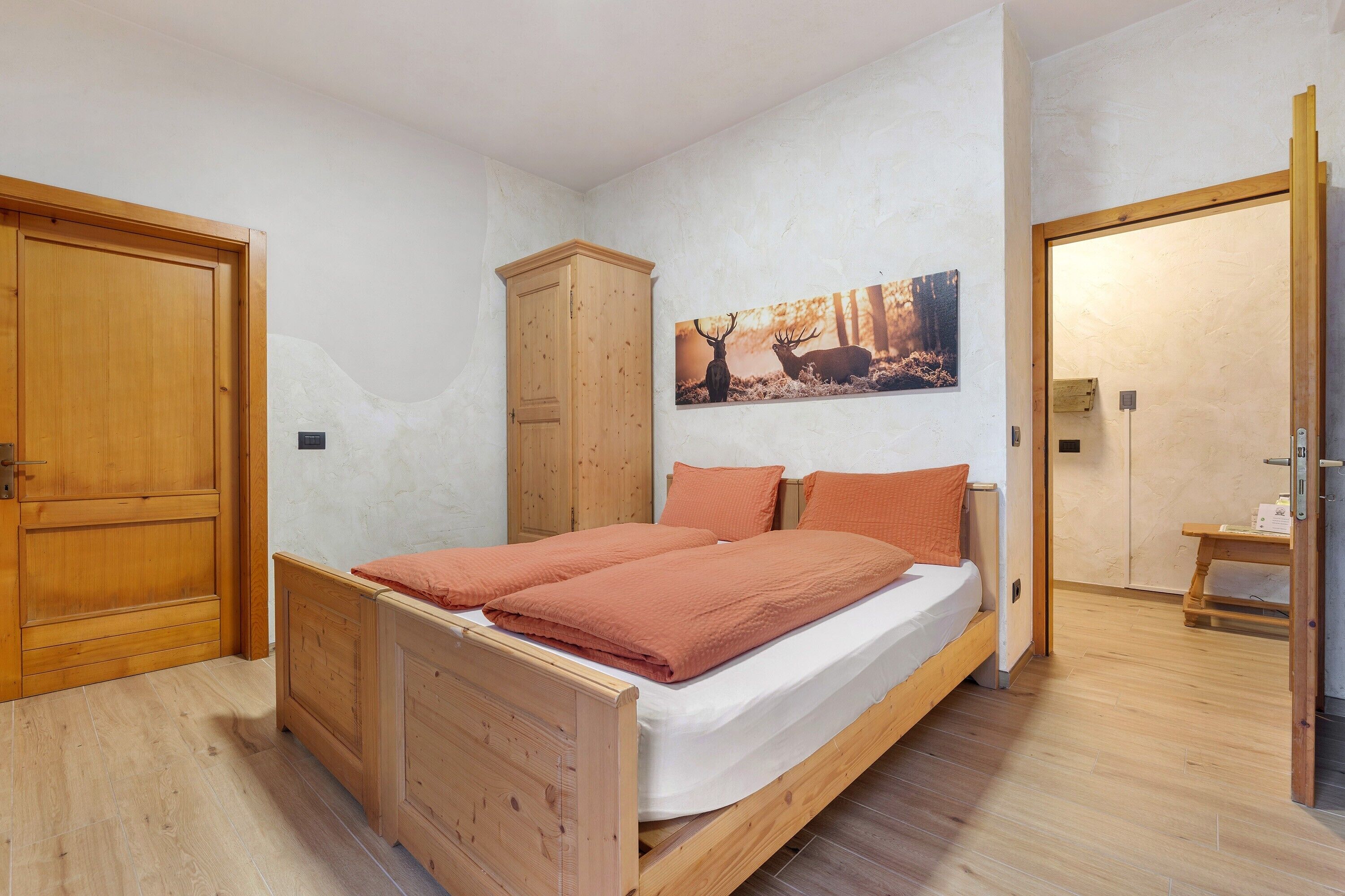 2 chambres, fer et planche à repasser, Wi-Fi gratuit, draps fournis