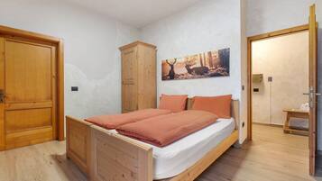 2 chambres, fer et planche à repasser, Wi-Fi gratuit, draps fournis