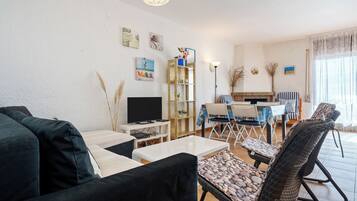 Télévision, cheminée