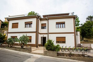 Front of property - La Terrazza sulle Madonie (Castellana Sicula)