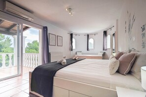 4 chambres, fer et planche à repasser, Wi-Fi gratuit, draps fournis