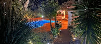 Villa 'Mercedes' with Sea View, Wi-Fi and Air Conditioning