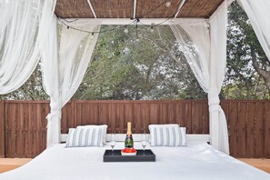 4 chambres, fer et planche à repasser, Wi-Fi gratuit, draps fournis