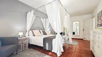 4 Schlafzimmer, Bügeleisen/Bügelbrett, kostenloses WLAN, Bettwäsche