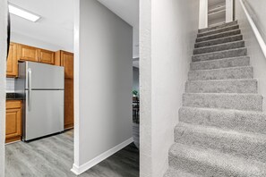 Interior - Sweetwater 7E I Beautiful 2Bd Apt I Free Parking (Gainesville)