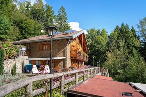 Exterior - Room 'Faggio' with Mountain View, Private Garden and Balcony (Roncegno Terme)