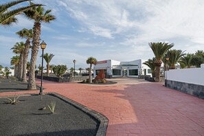 Property grounds - Vacation Apartment 'Casa Valentina 2' with Shared Pool, Shared Terrace and Wi-Fi (Montaña Roja)