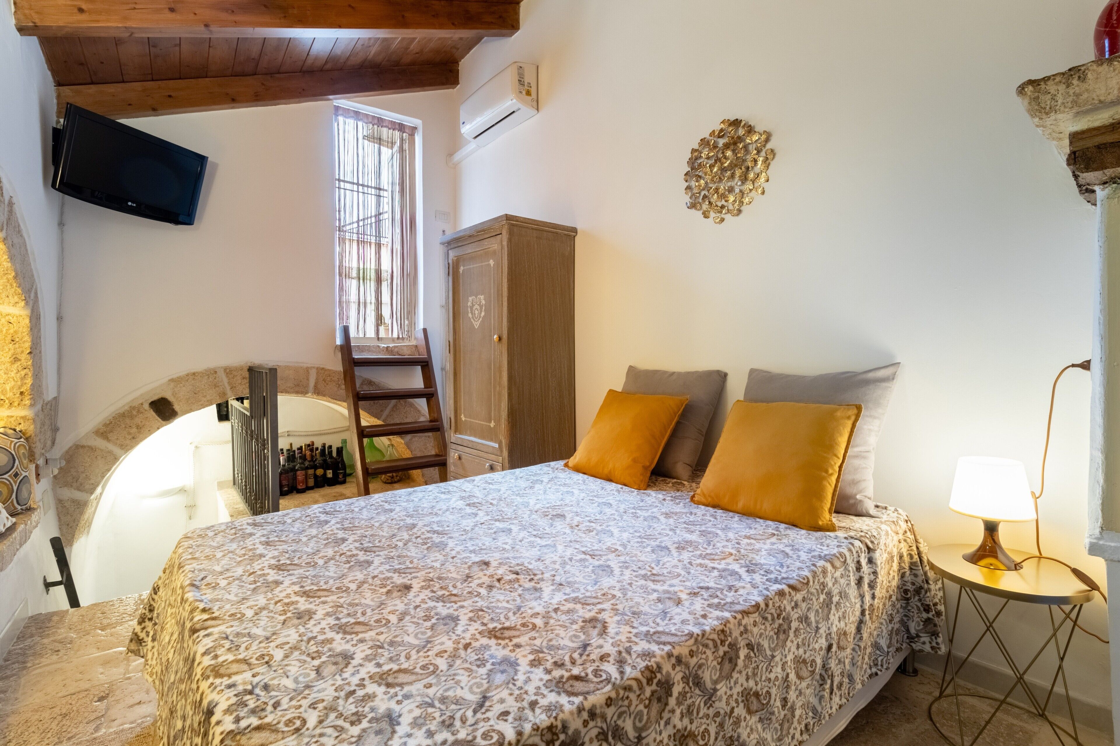 1 habitación, tabla de planchar con plancha, wifi gratis y ropa de cama 