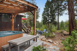 Property grounds - The Sunset Getaway - Hot Tub, Dog Friendly (Carnelian Bay)