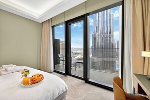 3 bedrooms, desk, laptop workspace, iron/ironing board - 3 BDs Address Opera-Burj Khalifa (Dubai)