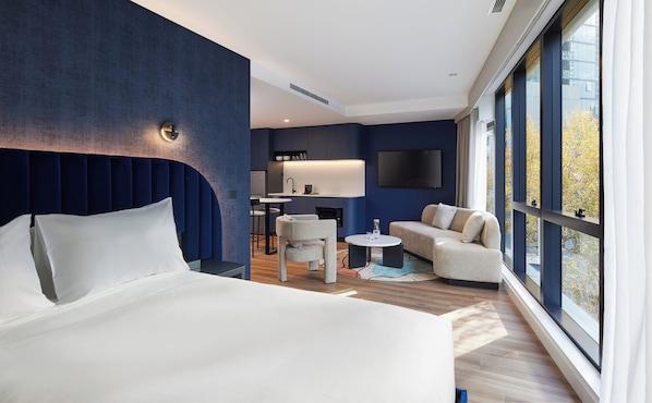 Premium bedding, in-room safe, blackout drapes, iron/ironing board
