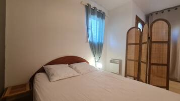 1 dormitorio, cuna de viaje, wifi y ropa de cama