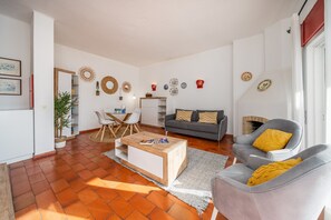 TV, fireplace, DVD player, table tennis