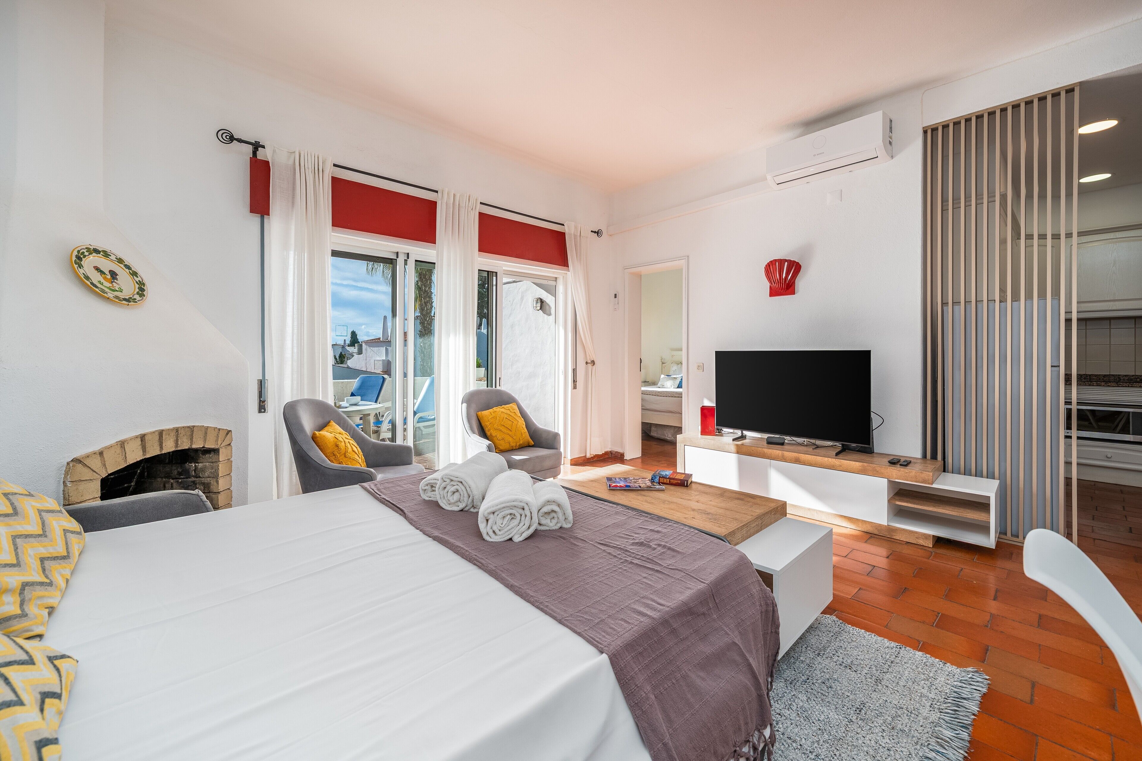 2 bedrooms, iron/ironing board, free WiFi, bed sheets