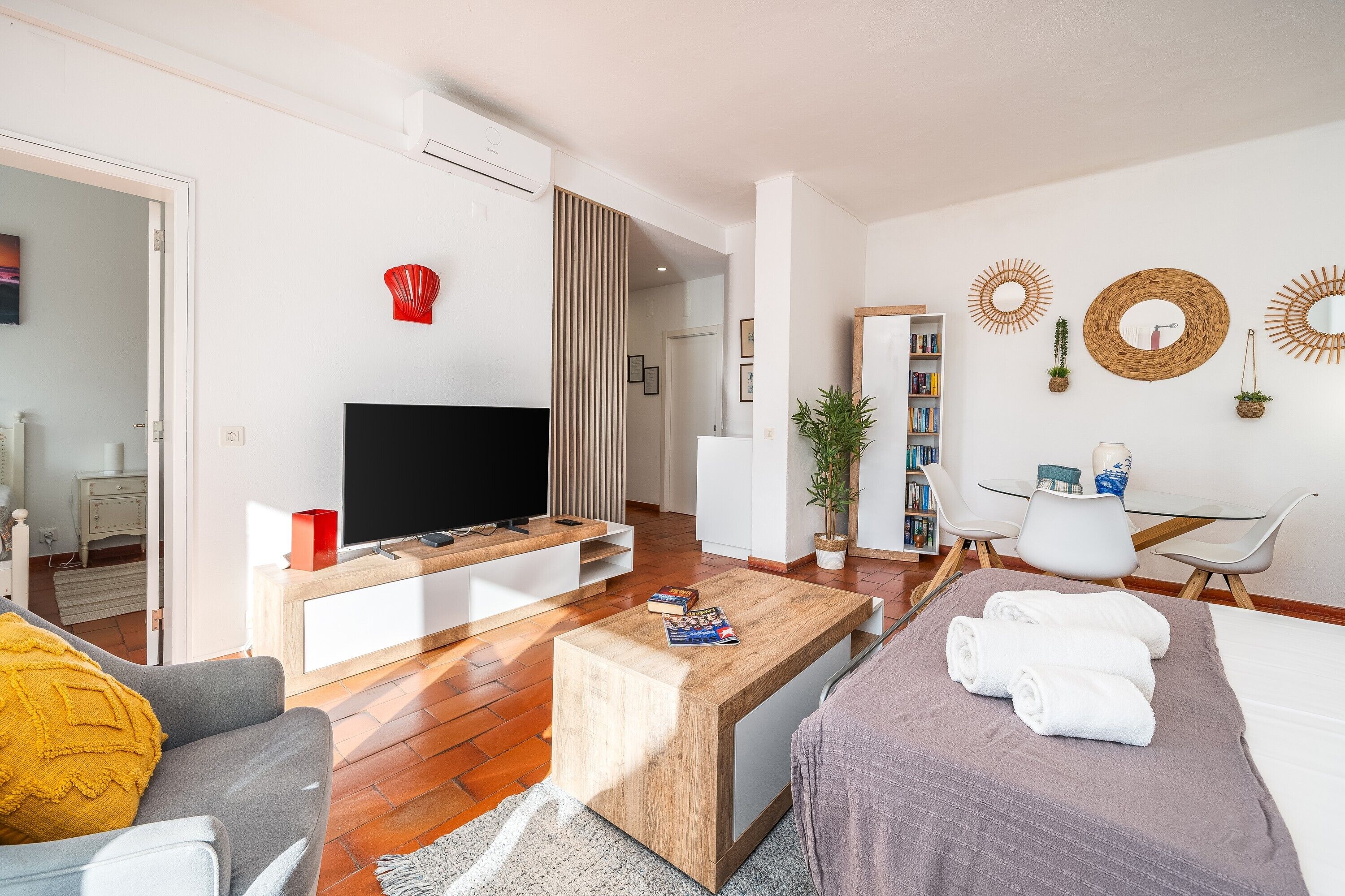 2 chambres, fer et planche à repasser, Wi-Fi gratuit, draps fournis