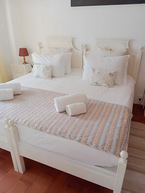 2 dormitorios, tabla de planchar con plancha, wifi gratis y ropa de cama