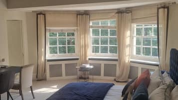 7 bedrooms, free WiFi, bed sheets