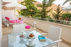 1 bedroom, in-room safe, iron/ironing board, free cots/infant beds - Kalkan Suites Hotel (Kas)