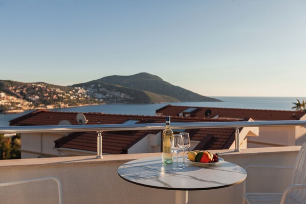 Terrace/patio - Kalkan Suites Hotel (Kas)