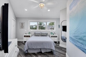 3 bedrooms, Internet, bed sheets - The Water House - Unique Octagonal Island Home with Heated Pool and Private Dock! (Placida)