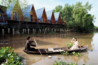 Cồn Phụng Retreats Mekong - Nature Island with Free Boat Shuttle & Fishing